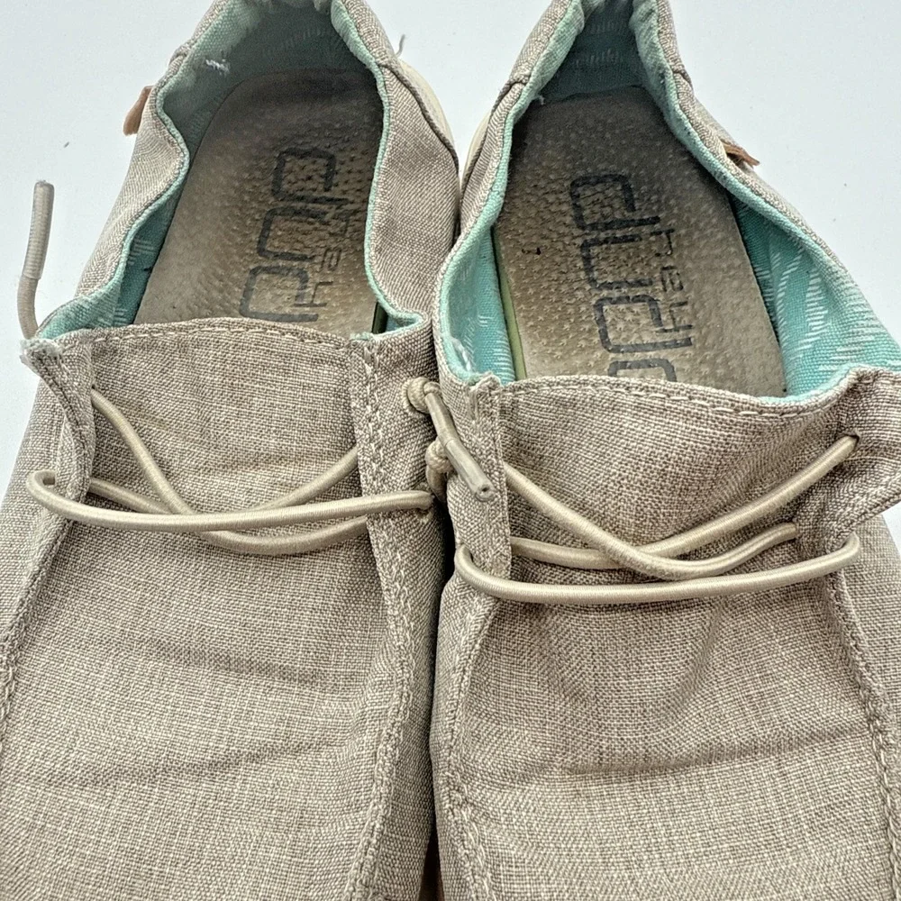 Hey Dudes Womens size 6 khaki/linen Wendy‎ Chambray Beige shoes
